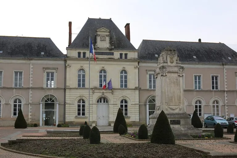 Le Lion d’Angers  (49220)